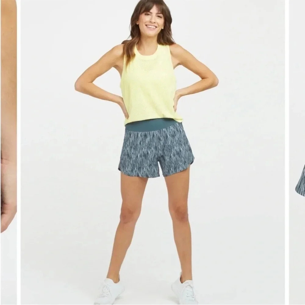 Spanx The Get Moving Exercise Short 4” Women’s Size Large Blue Brushstroke